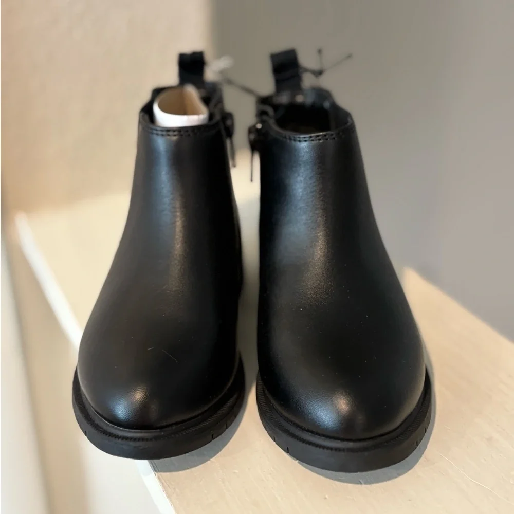 Cat & Jack Toddler Tanner Chelsea Ankle Boots Black Zipper Closure Sz 9 NEW